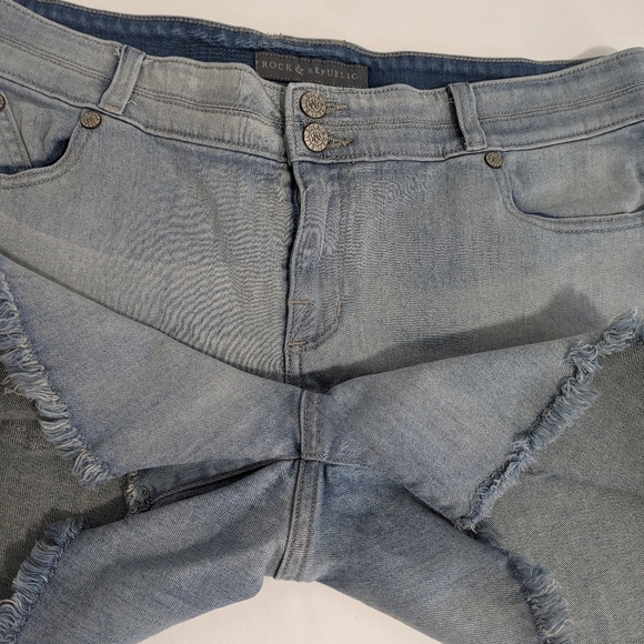 Rock & Republic Bonnaroo Denim Frayed Hem Jeans Shorts Women's Size 16 - Picture 7 of 10